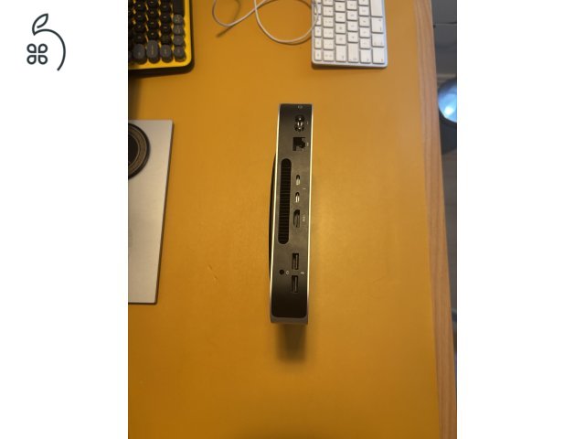 M1 Mac Mini 8GB /256 GB + Billentyűzet + Monitor