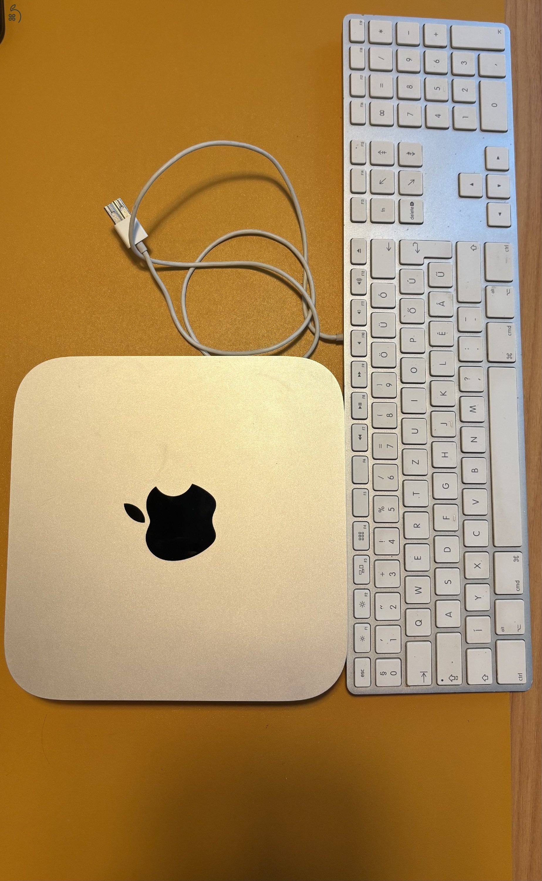 M1 Mac Mini 8GB /256 GB + Billentyűzet + Monitor