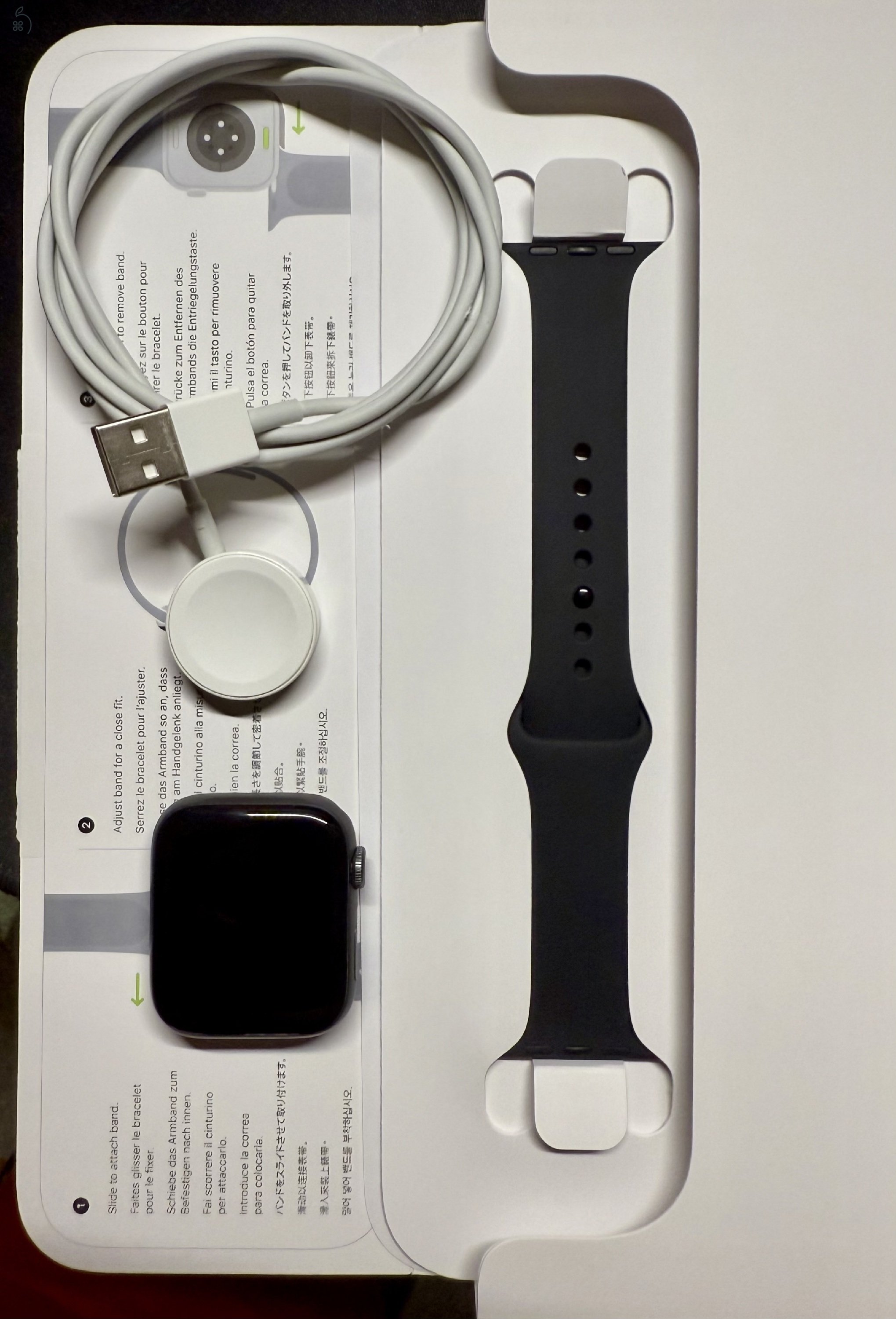 Apple Watch Series 4 + új Apple fekete szilikon szíj