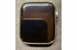 Apple Watch Series 4 + új Apple fekete szilikon szíj