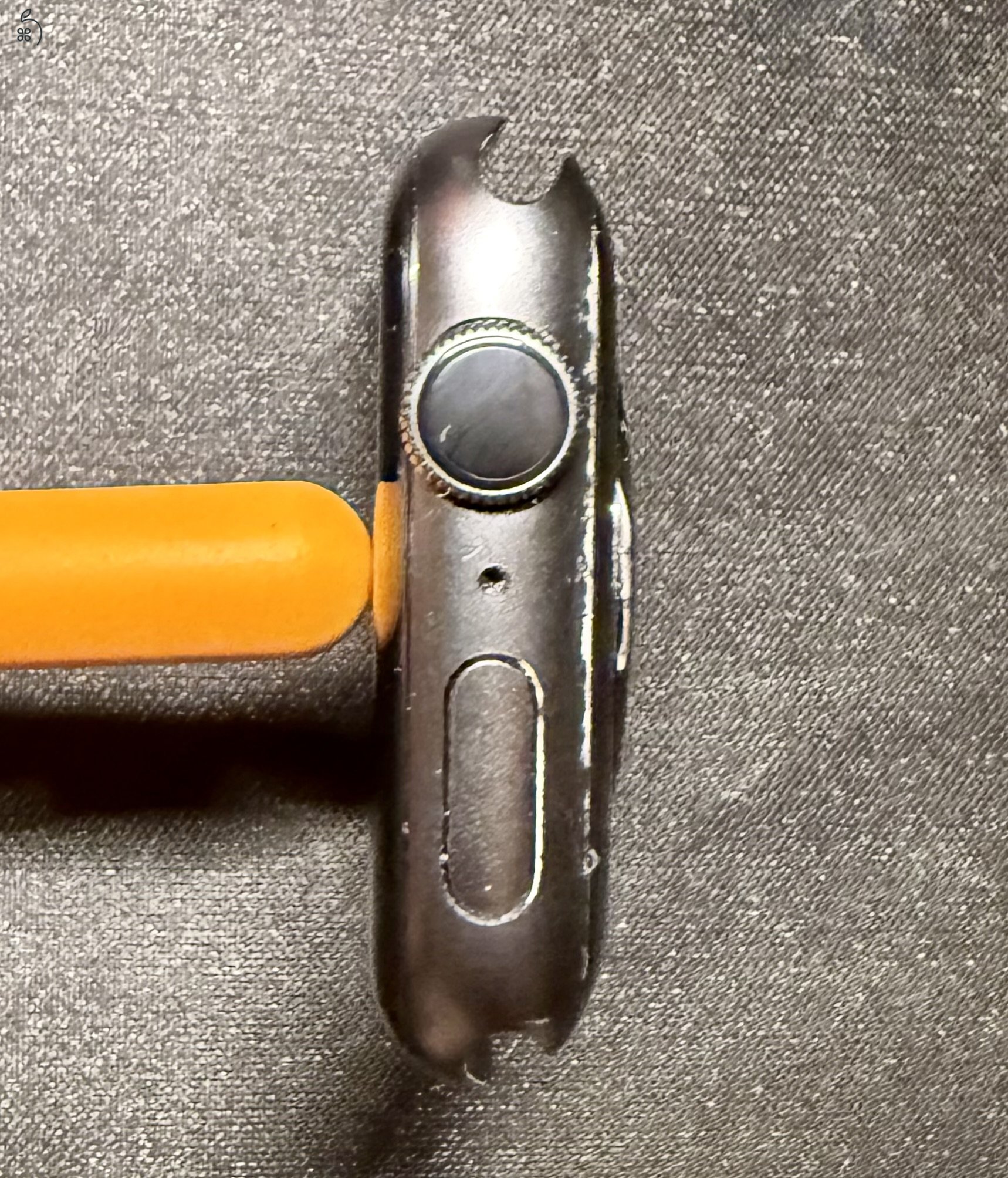 Apple Watch Series 4 + új Apple fekete szilikon szíj