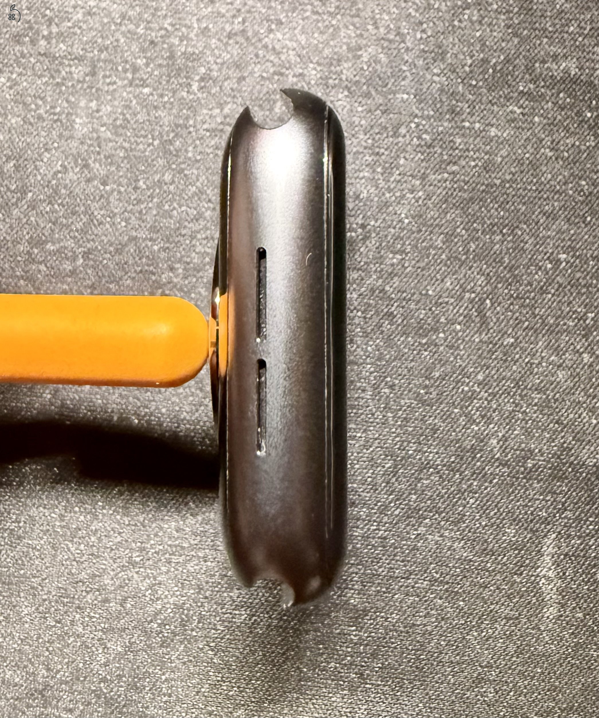 Apple Watch Series 4 + új Apple fekete szilikon szíj