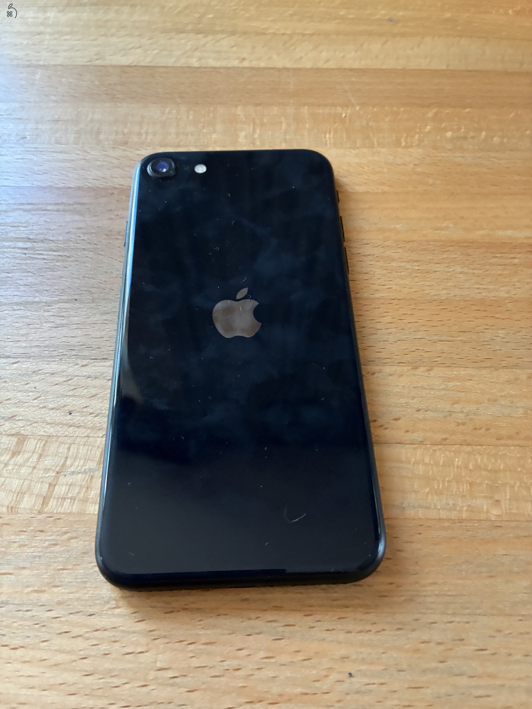 iPhone SE 2022 64GB Új akkumulátorral eladó