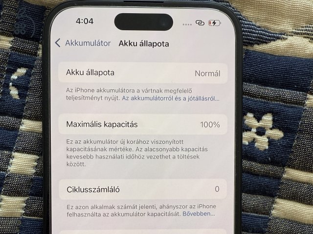 Eladó vadiúj állapotú iPhone 15, 128 GB, fekete színű,független
