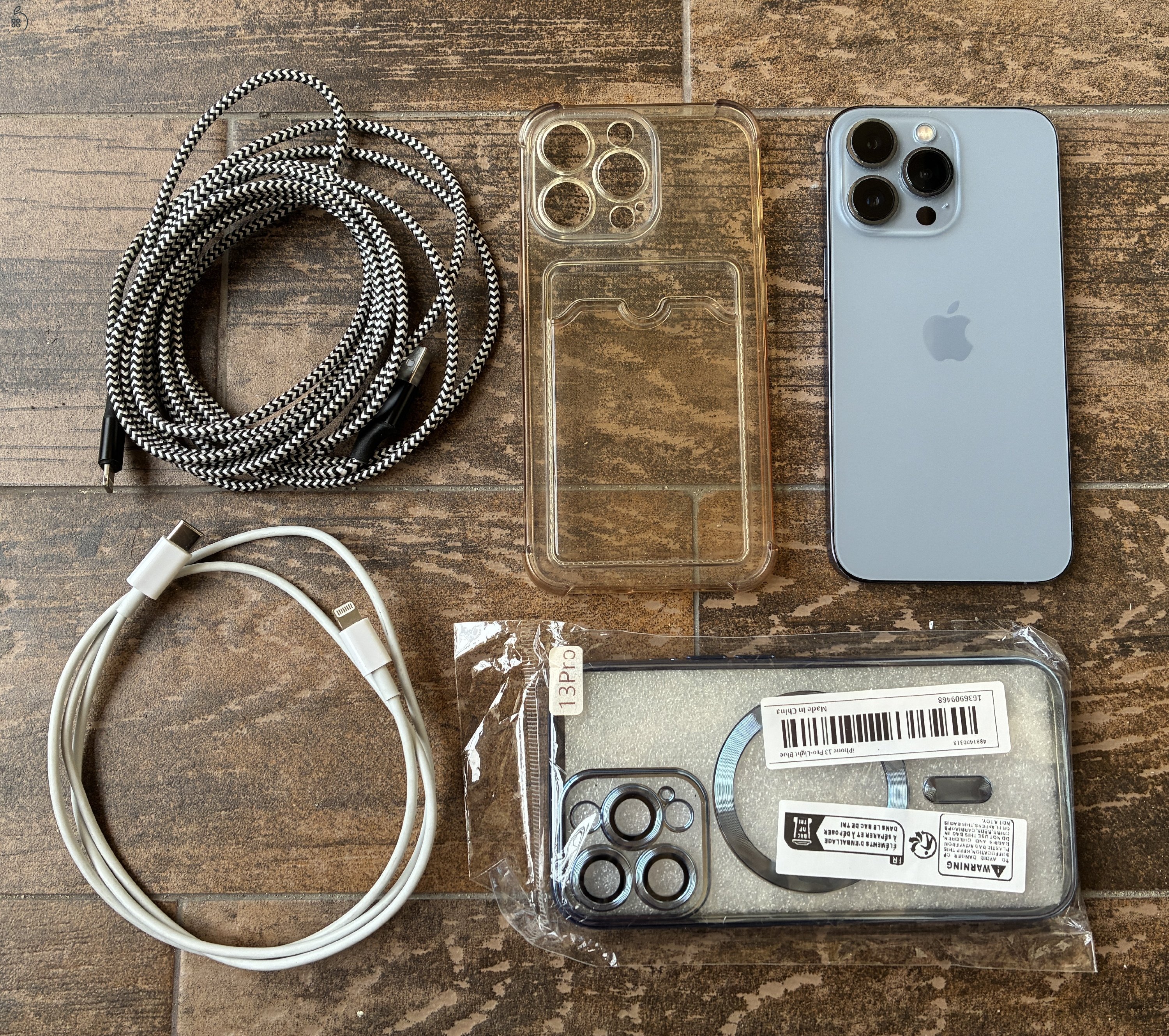 IPhone 13 Pro 256Gb 94% akku, 2 tok és 2 kábel ajándék