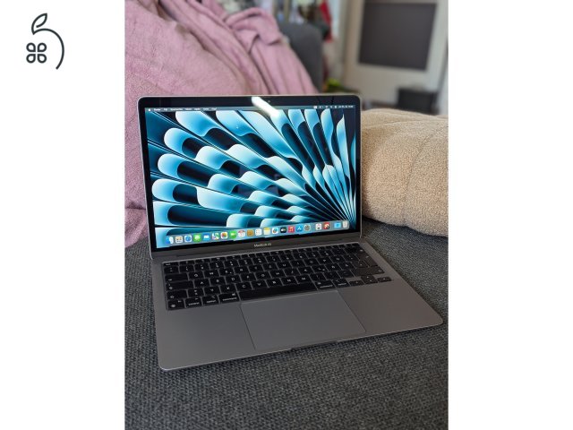 MacBook Air M1 Space Gray minden tartozék