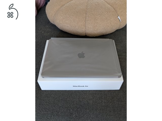 MacBook Air M1 Space Gray minden tartozék