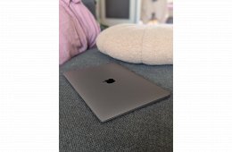 MacBook Air M1 Space Gray minden tartozék