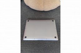 MacBook Air M1 Space Gray minden tartozék