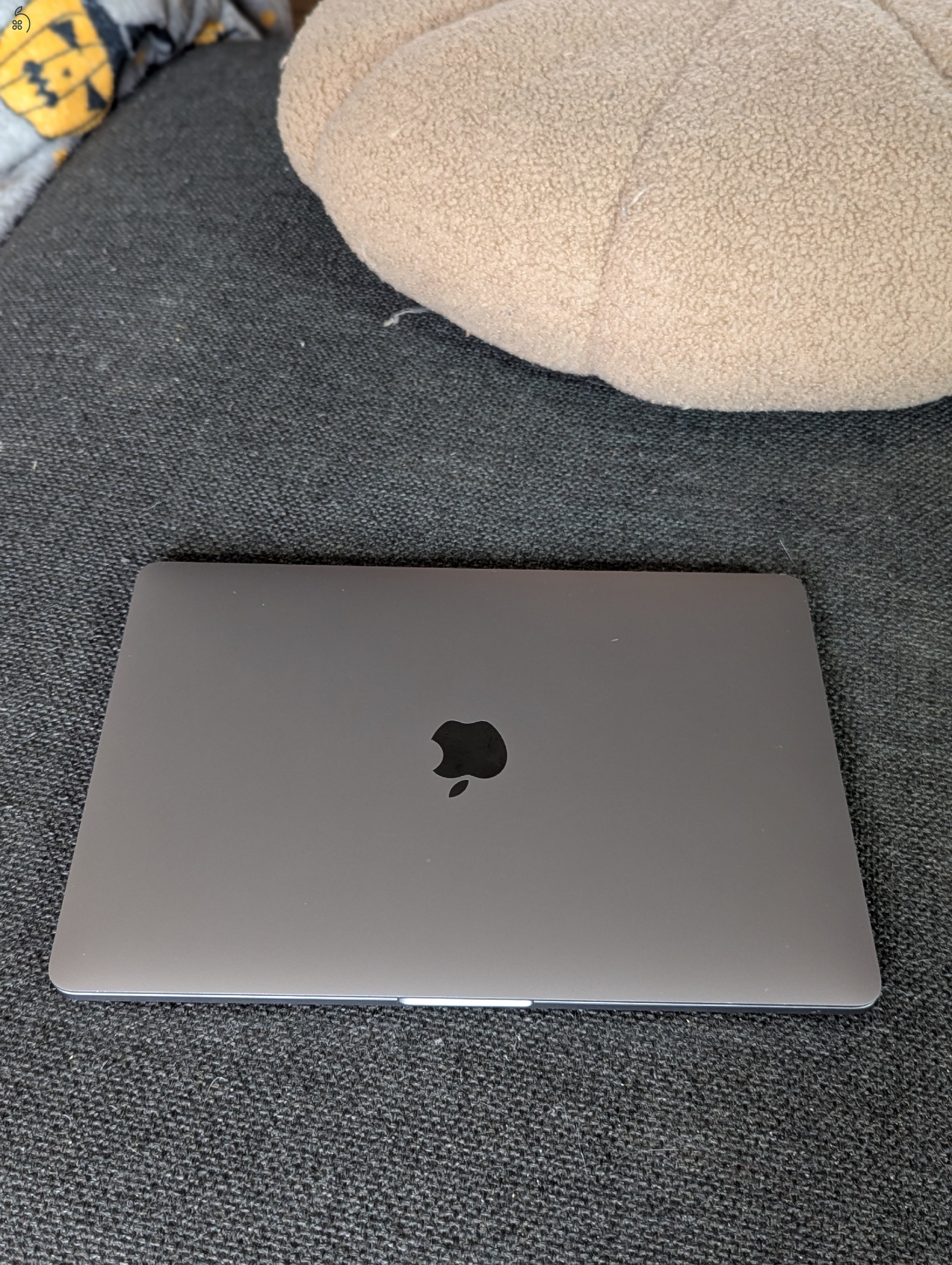 MacBook Pro M1 megkímélt állapot