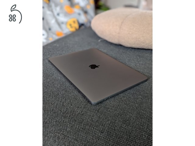 MacBook Pro M1 megkímélt állapot