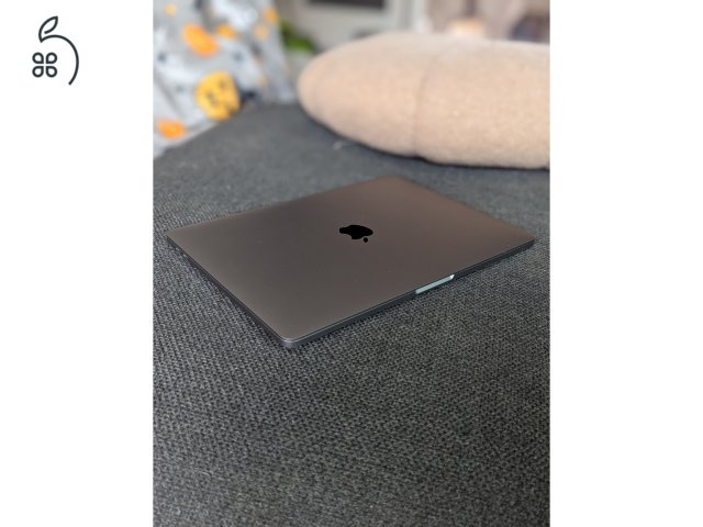 MacBook Pro M1 megkímélt állapot