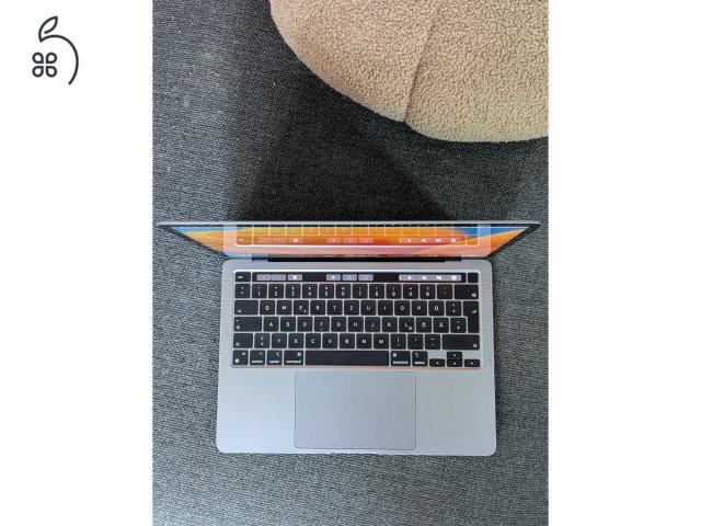 MacBook Pro M1 megkímélt állapot