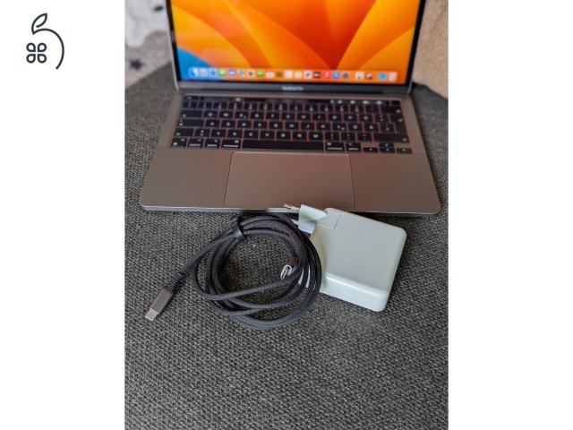 MacBook Pro M1 megkímélt állapot