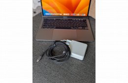 MacBook Pro M1 megkímélt állapot