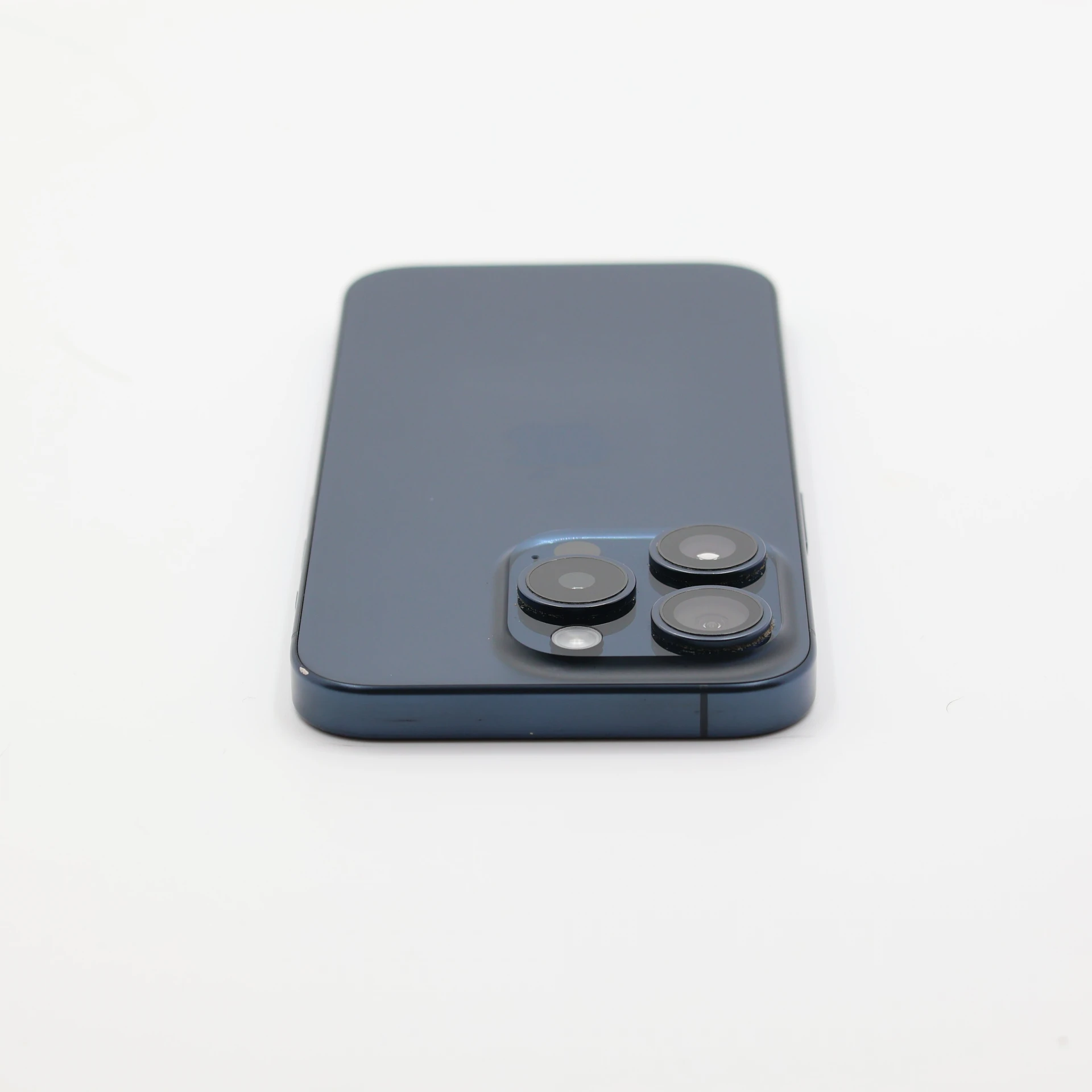 + Ajándékkal és 1 év garanciával! Felújított iPhone 15 Pro 128 GB Blue Titanium