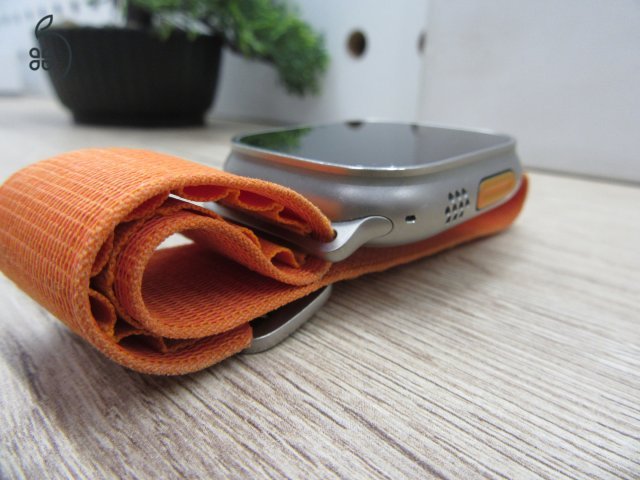 Apple Watch Ultra – Titanium Orange – 49 mm – Használt, szép állapotban – 90%-os akkukondíció – 3 hónap garanciával