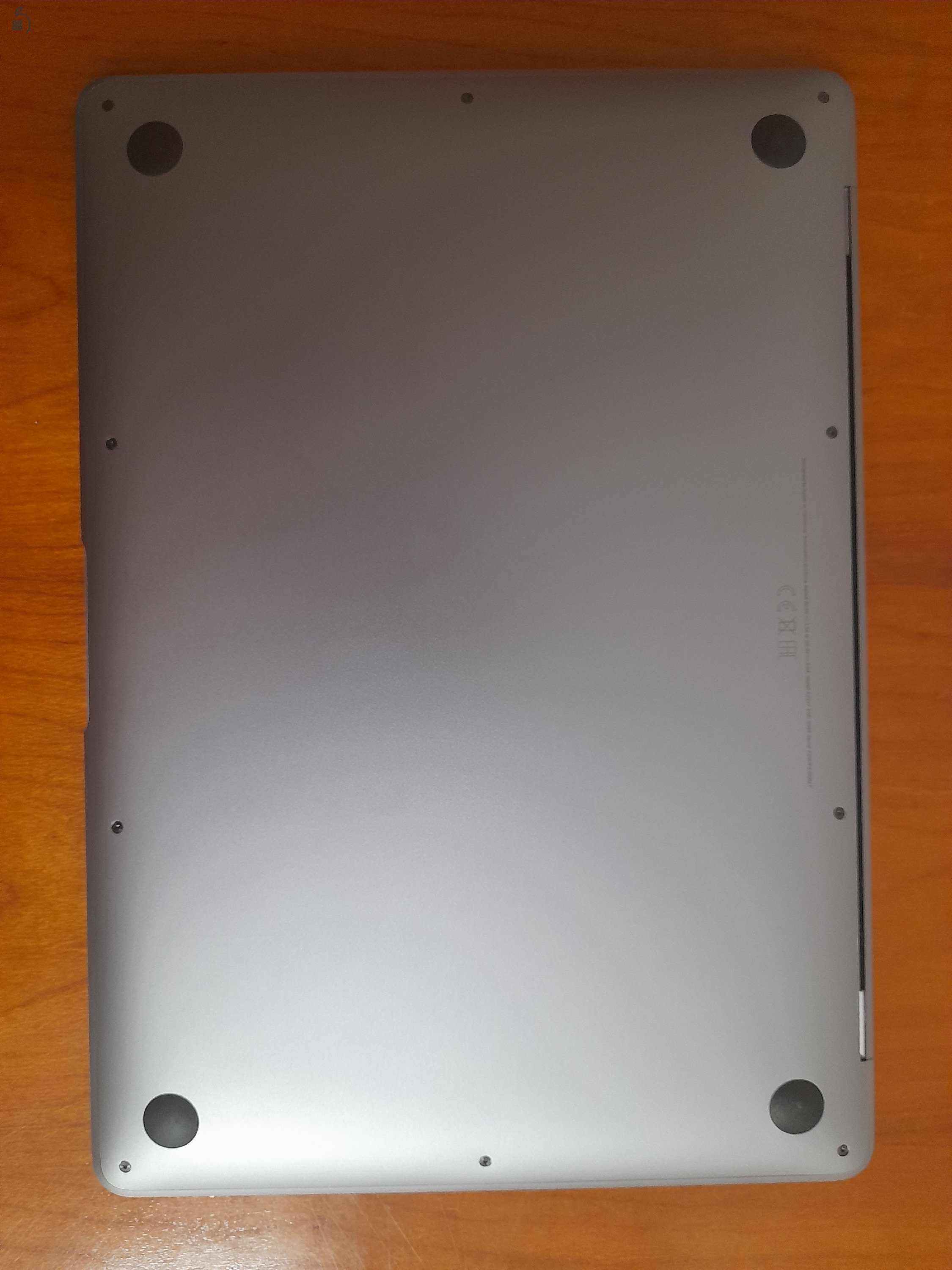 Apple MacBook Air M1 2020 (model A2337 EMC3598) 13