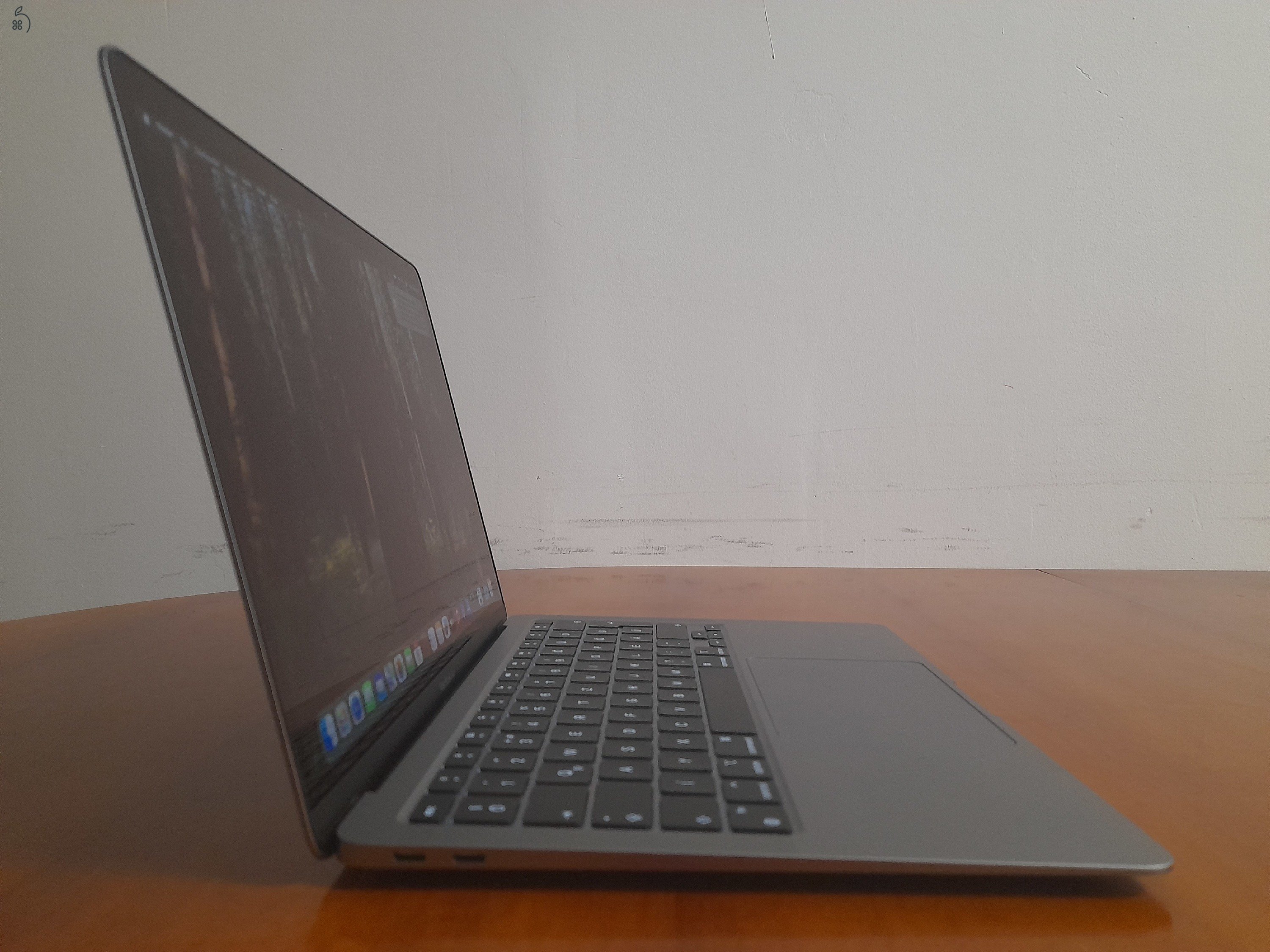 Apple MacBook Air M1 2020 (model A2337 EMC3598) 13