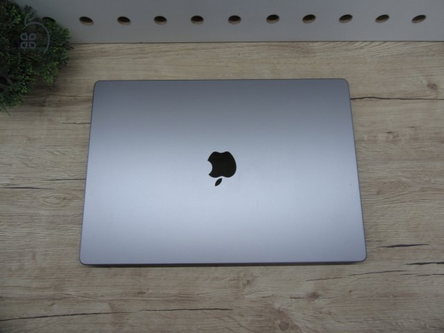 Apple Macbook 16 M1 Pro - 2021 - Használt, szép állapot - 32 Gb RAM - 500 Gb SSD - 3 hónap garancia