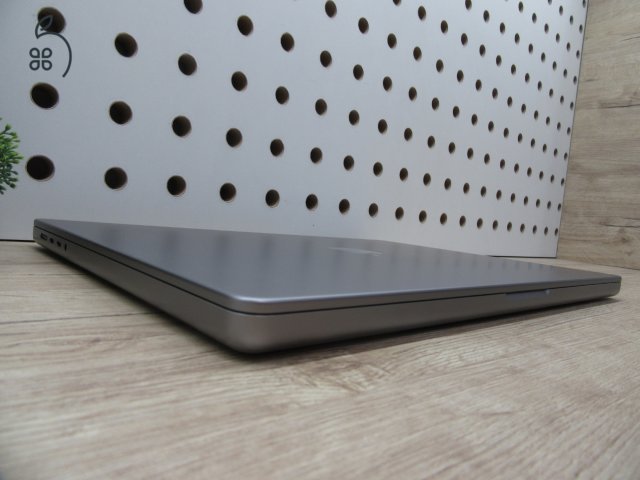 Apple Macbook 16 M1 Pro - 2021 - Használt, szép állapot - 32 Gb RAM - 500 Gb SSD - 3 hónap garancia