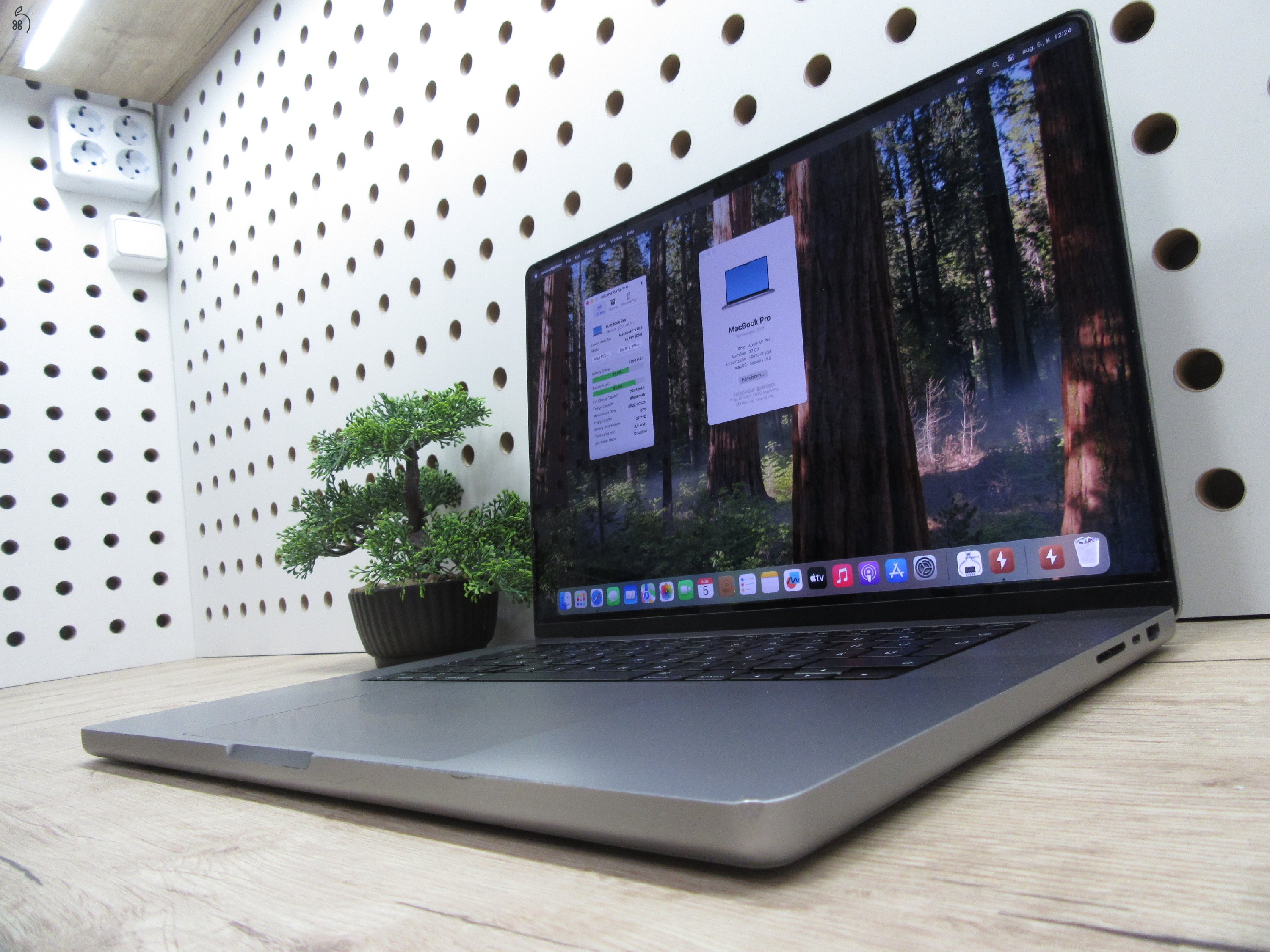  Apple Macbook 16 M1 Pro - 2021 - Használt, megímélt állapot - 32 Gb RAM - 500 Gb SSD - 3 hónap garancia 