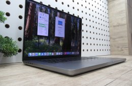  Apple Macbook 16 M1 Pro - 2021 - Használt, megímélt állapot - 32 Gb RAM - 500 Gb SSD - 3 hónap garancia 