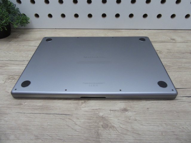  Apple Macbook 16 M1 Pro - 2021 - Használt, megímélt állapot - 32 Gb RAM - 500 Gb SSD - 3 hónap garancia 