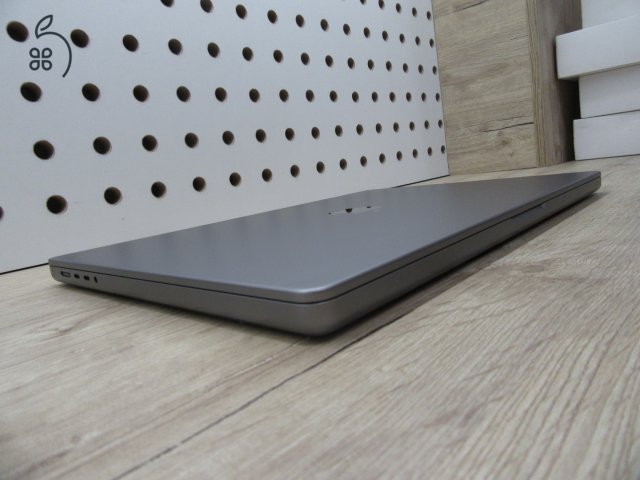 Apple Macbook 16 M1 Pro - 2021 - Használt, szép állapot - 32 Gb RAM - 500 Gb SSD - 3 hónap garancia - USA bill
