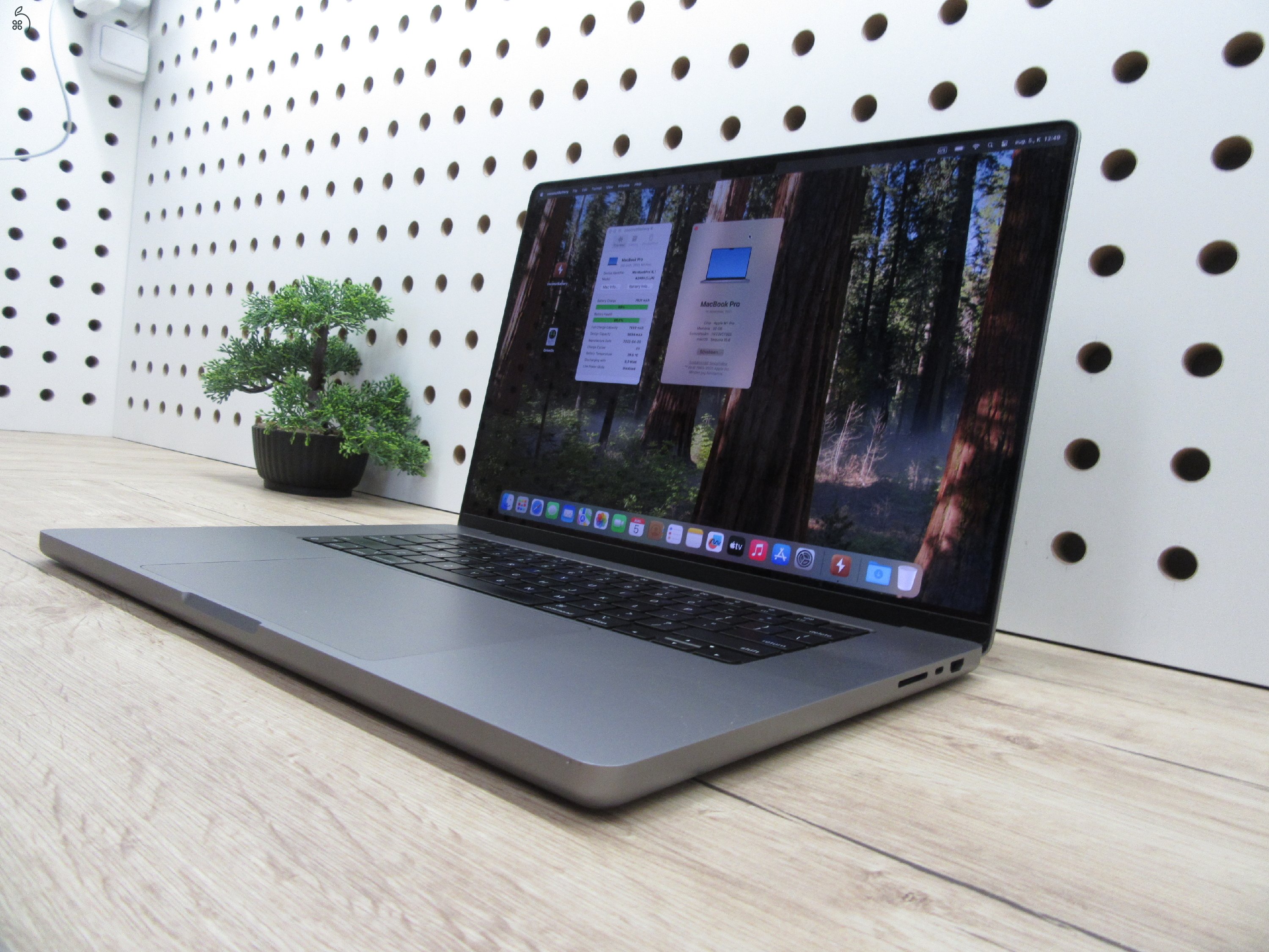  Apple Macbook 16 M1 Pro - 2021 - Használt, szép állapot - 32 Gb RAM - 500 Gb SSD - 3 hónap garancia - USA bill