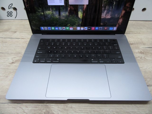  Apple Macbook 16 M1 Pro - 2021 - Használt, szép állapot - 32 Gb RAM - 500 Gb SSD - 3 hónap garancia - USA bill