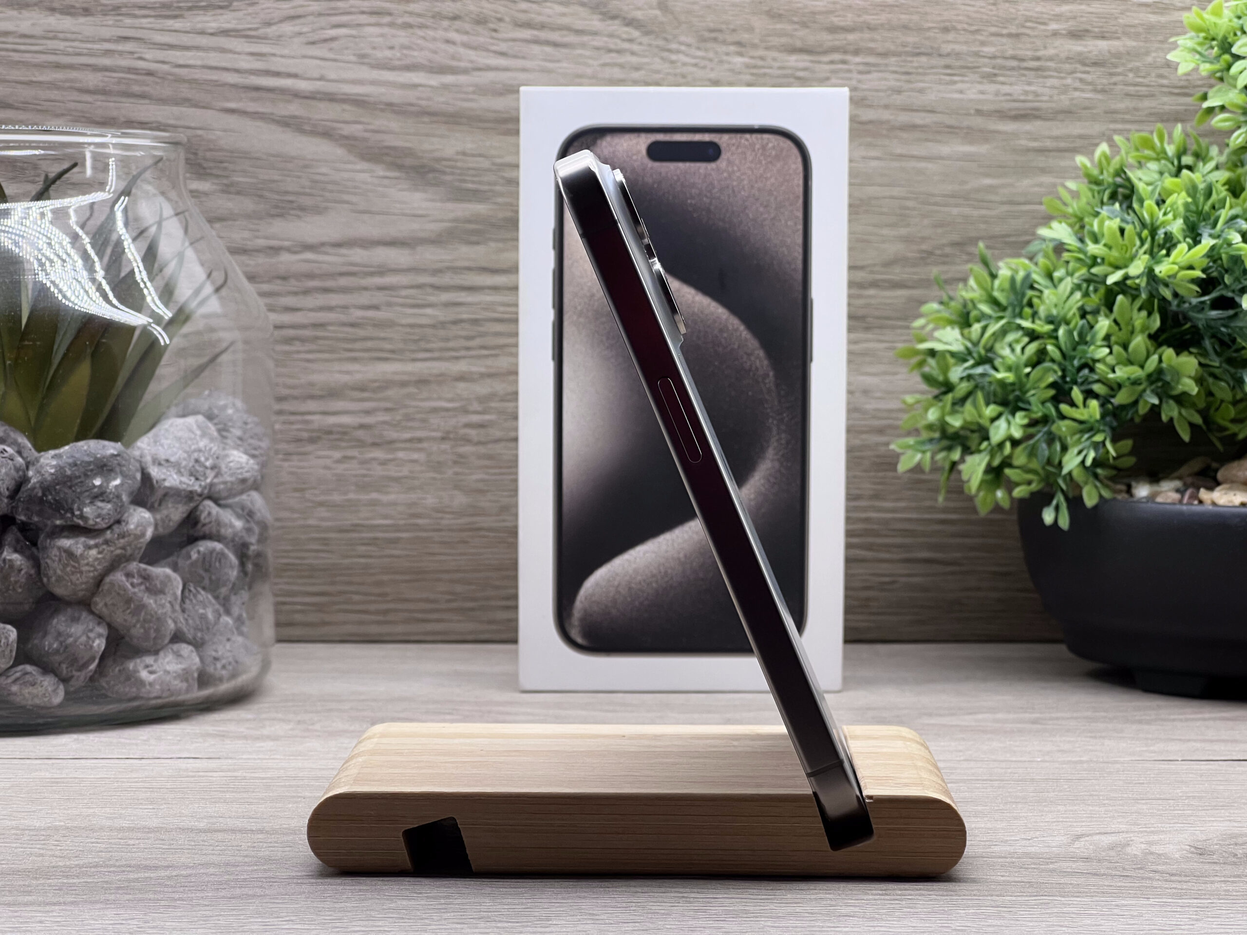 iPhone 15 Pro Natural Titanium 128GB 2 ÉV Garanciával Számlával Aksi 100%