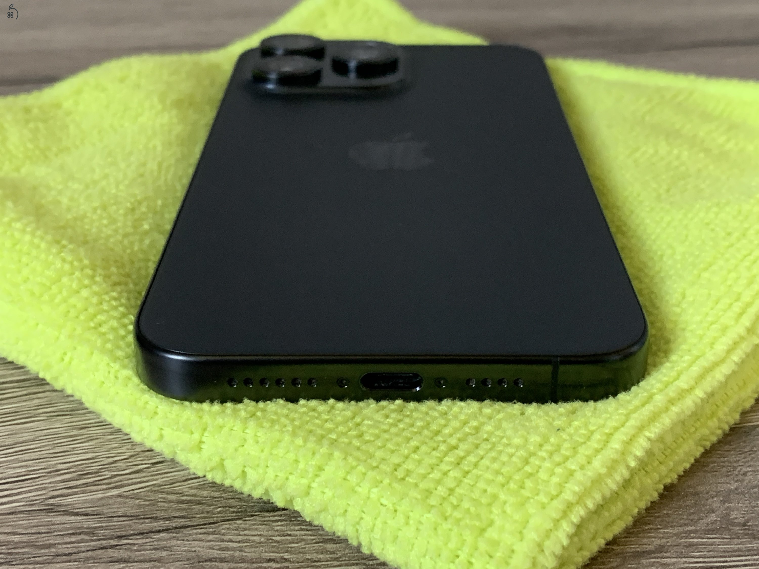 iPhone 15 Pro Max 256GB újszerű állapotban!