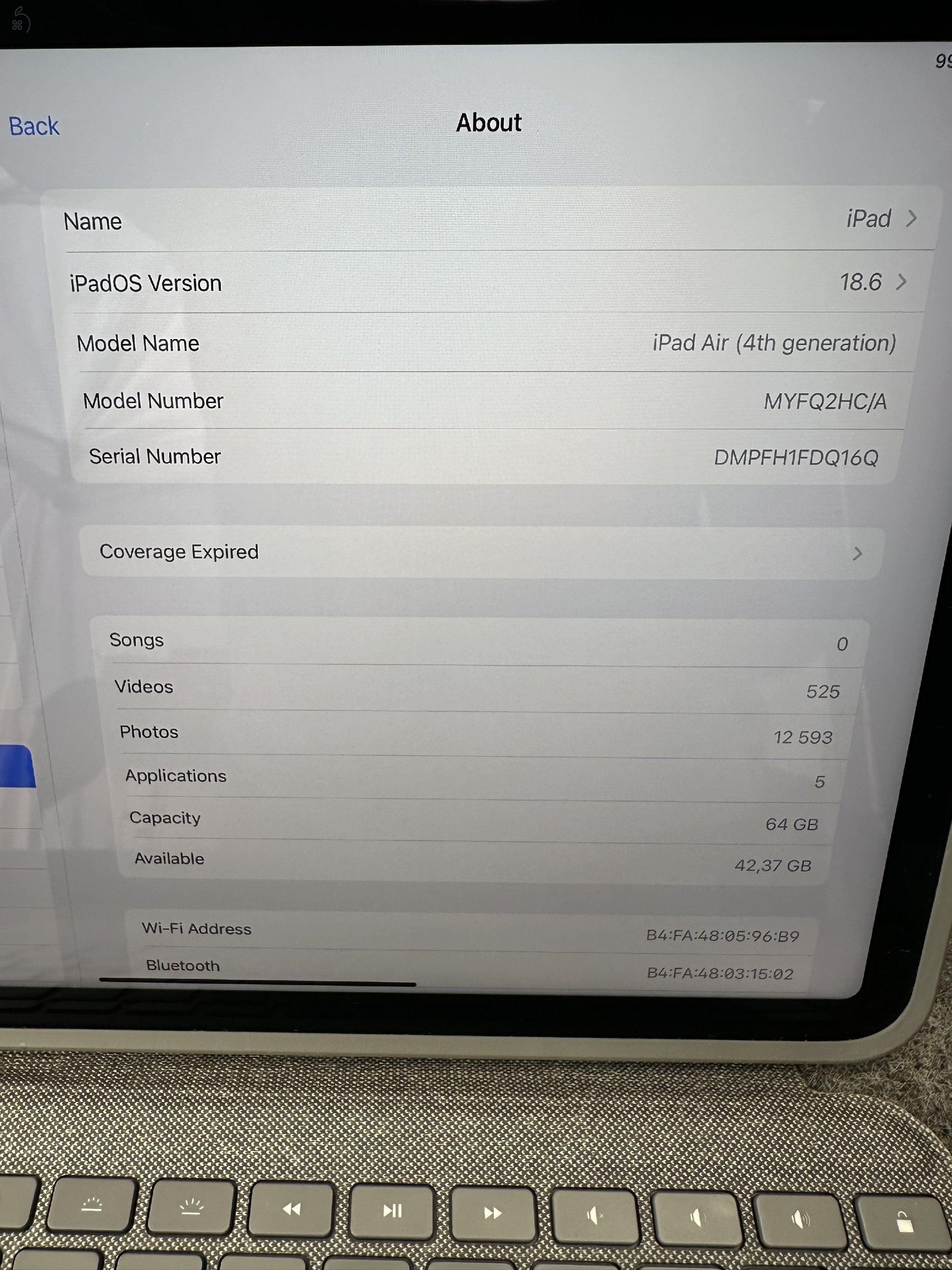 iPad Air 4 (64GB, WIFI, Space Gray, Akku 85%, ciklusok száma: 161)