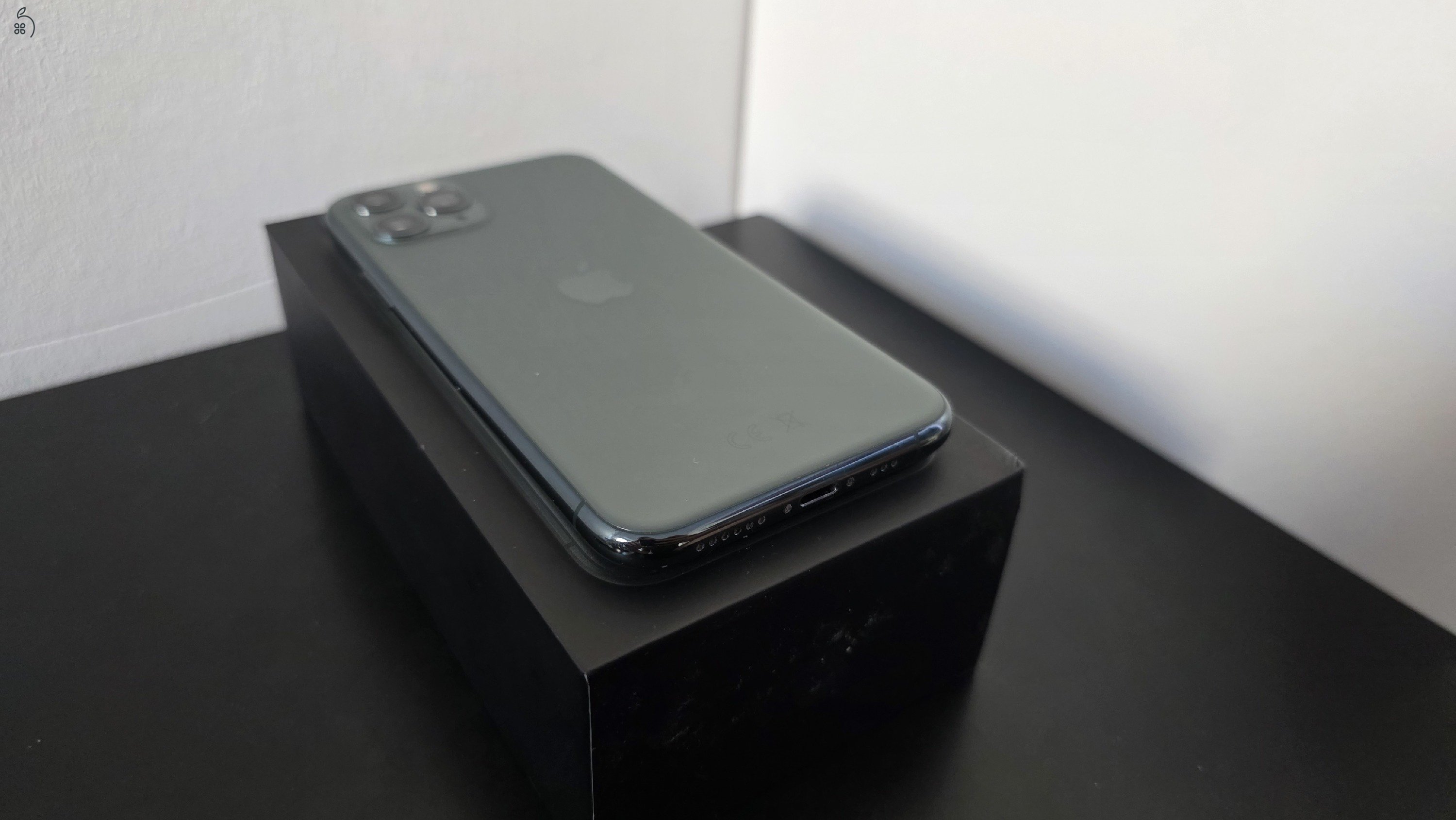 Eladó egy iPhone 11 Pro 64Gb model, kijelző + akksicserélt