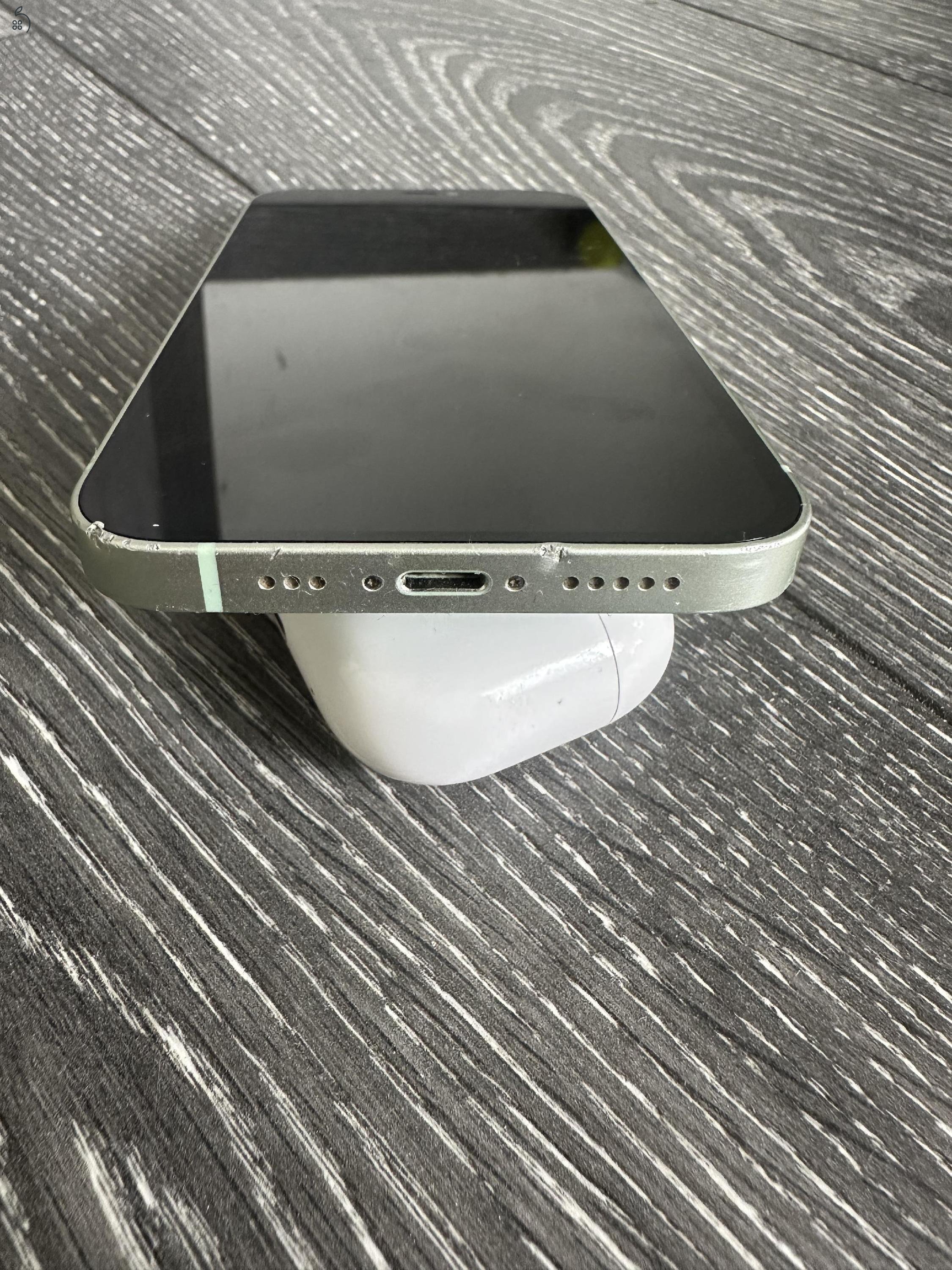 Eladó Iphone 12 / 64 Gb / Kártyafüggetlen / 85% aksi.
