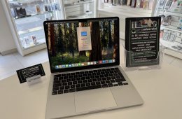MacBook Air M2 13