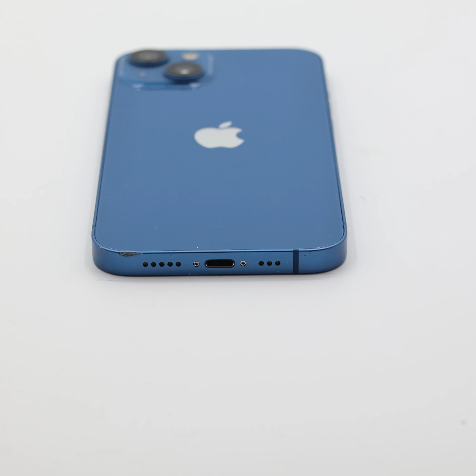 + Ajándékkal és 1 év garanciával! Felújított iPhone 13 128 GB Blue