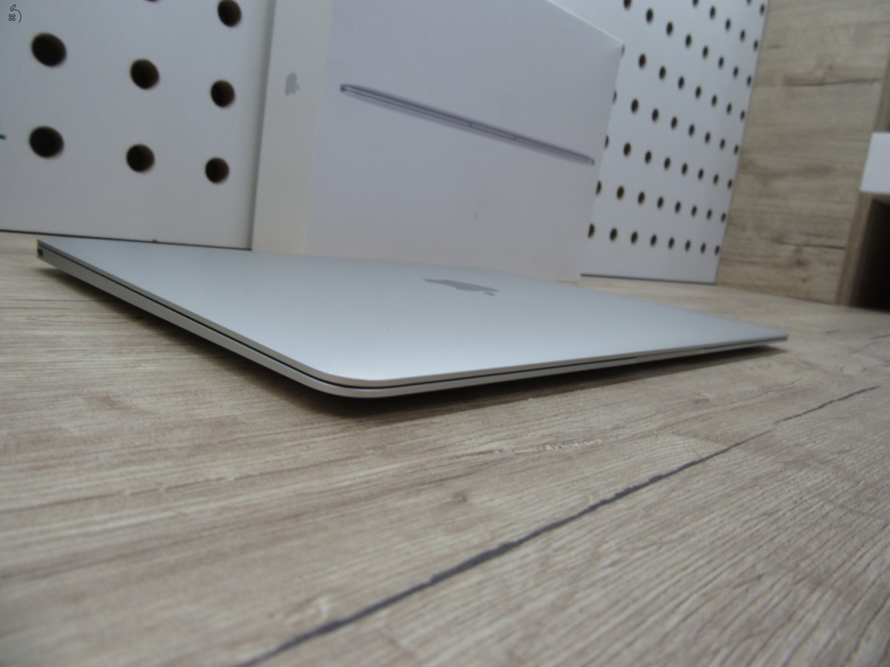 Apple MacBook 12” Retina – Ultravékony, könnyű és elegáns – Használt, karcmentes – 3 hónap garanciával
