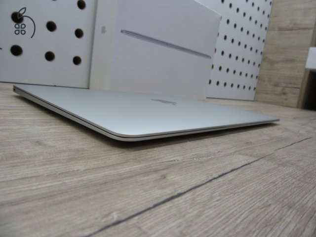 Apple MacBook 12” Retina – Ultravékony, könnyű és elegáns – Használt, karcmentes – 3 hónap garanciával