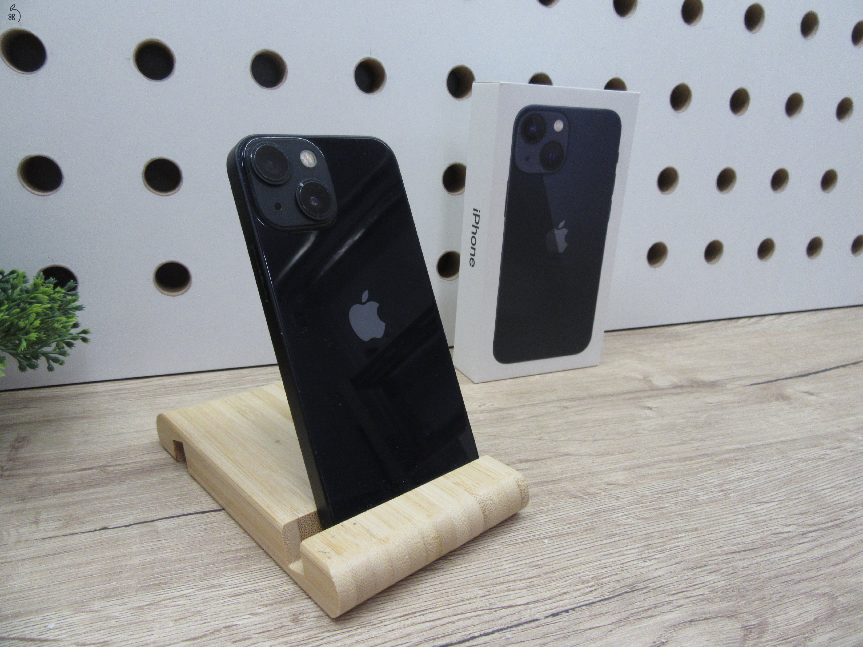 Apple iPhone 13 mini – Kompakt erőgép, megbízható teljesítmény – 256 GB – Használt – 3 hónap garanciával