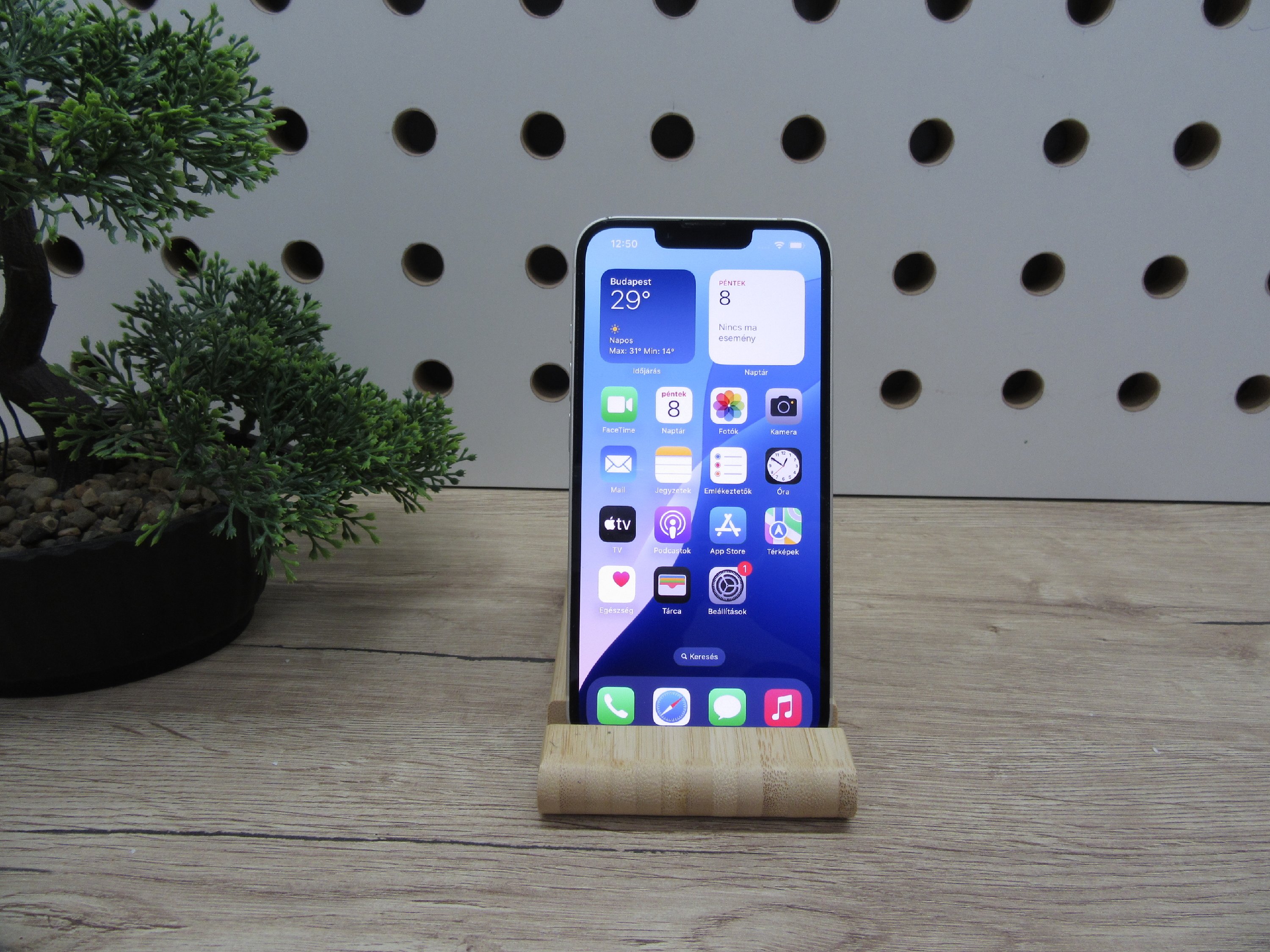 Apple iPhone 13 – Stílusos fehér, erős teljesítmény – 128 GB – Használt, karcmentes – 3 hónap garanciával