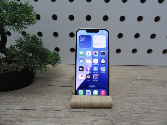 Apple iPhone 13 – Stílusos fehér, erős teljesítmény – 128 GB – Használt, karcmentes – 3 hónap garanciával