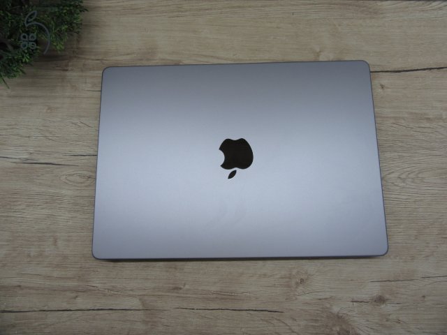 Apple MacBook Pro 14” M1 Pro – Villámgyors processzor, prémium kijelző – 16 GB RAM / 500 GB SSD – Használt, karcmentes – 3 hónap garanciával