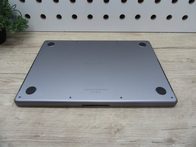 Apple MacBook Pro 14” M1 Pro – Villámgyors processzor, prémium kijelző – 16 GB RAM / 500 GB SSD – Használt, karcmentes – 3 hónap garanciával