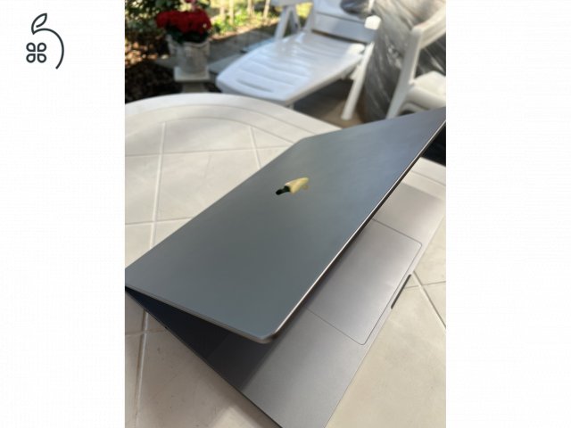 Eladó MacBook Pro 16 M1 Pro/16GB/1TB újszerű - irányár