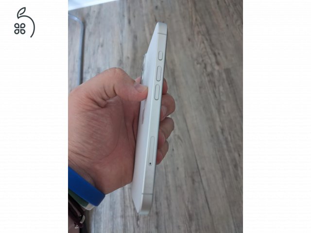 Hibátlan állapotú Iphone 16 eladó, fehér, 128 gb, akku 100%