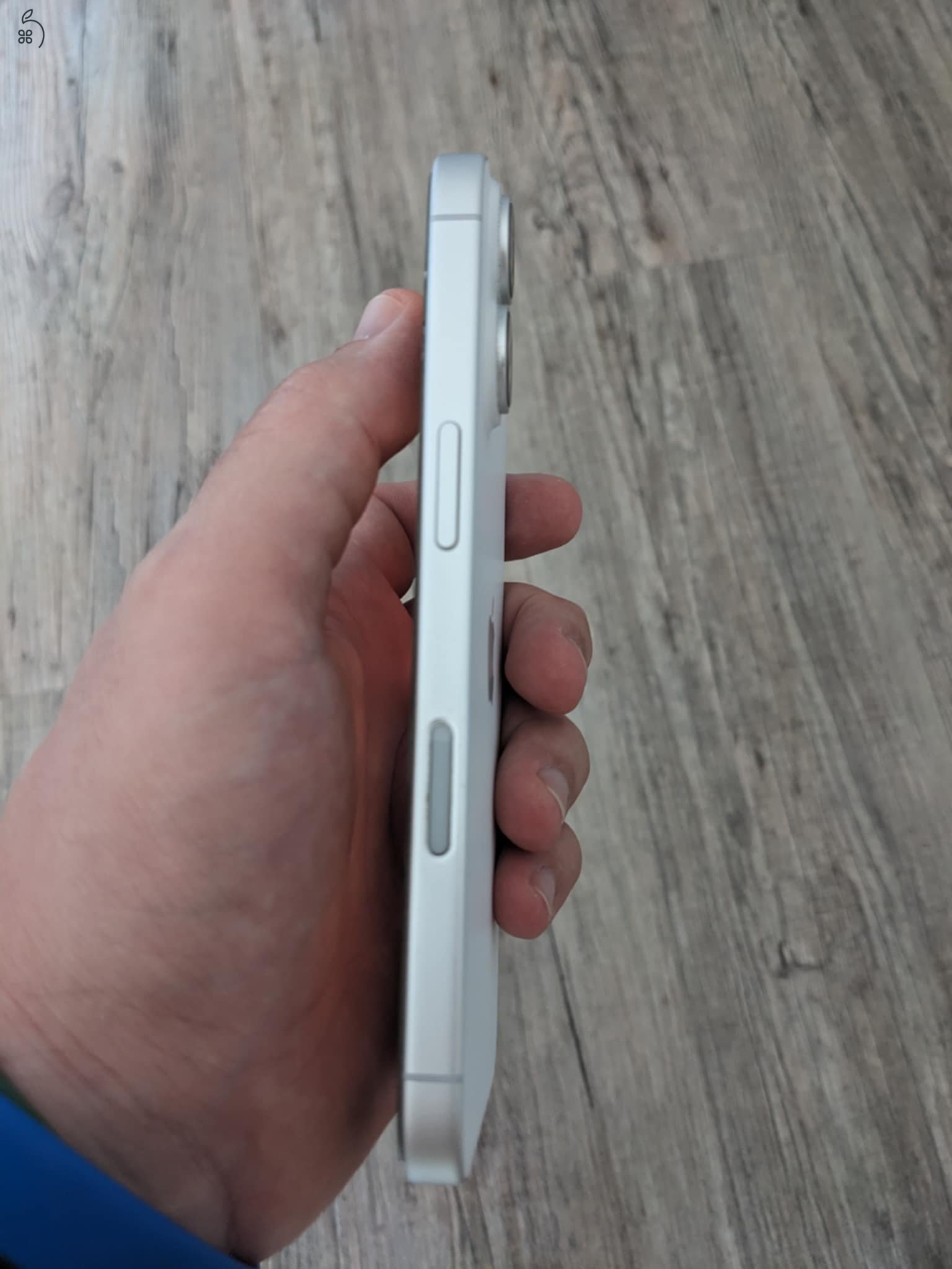 Hibátlan állapotú Iphone 16 eladó, fehér, 128 gb, akku 100%