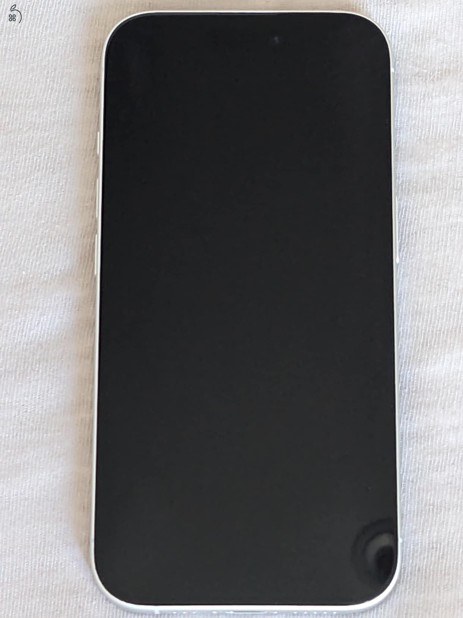 Hibátlan állapotú Iphone 16 eladó, fehér, 128 gb, akku 100%