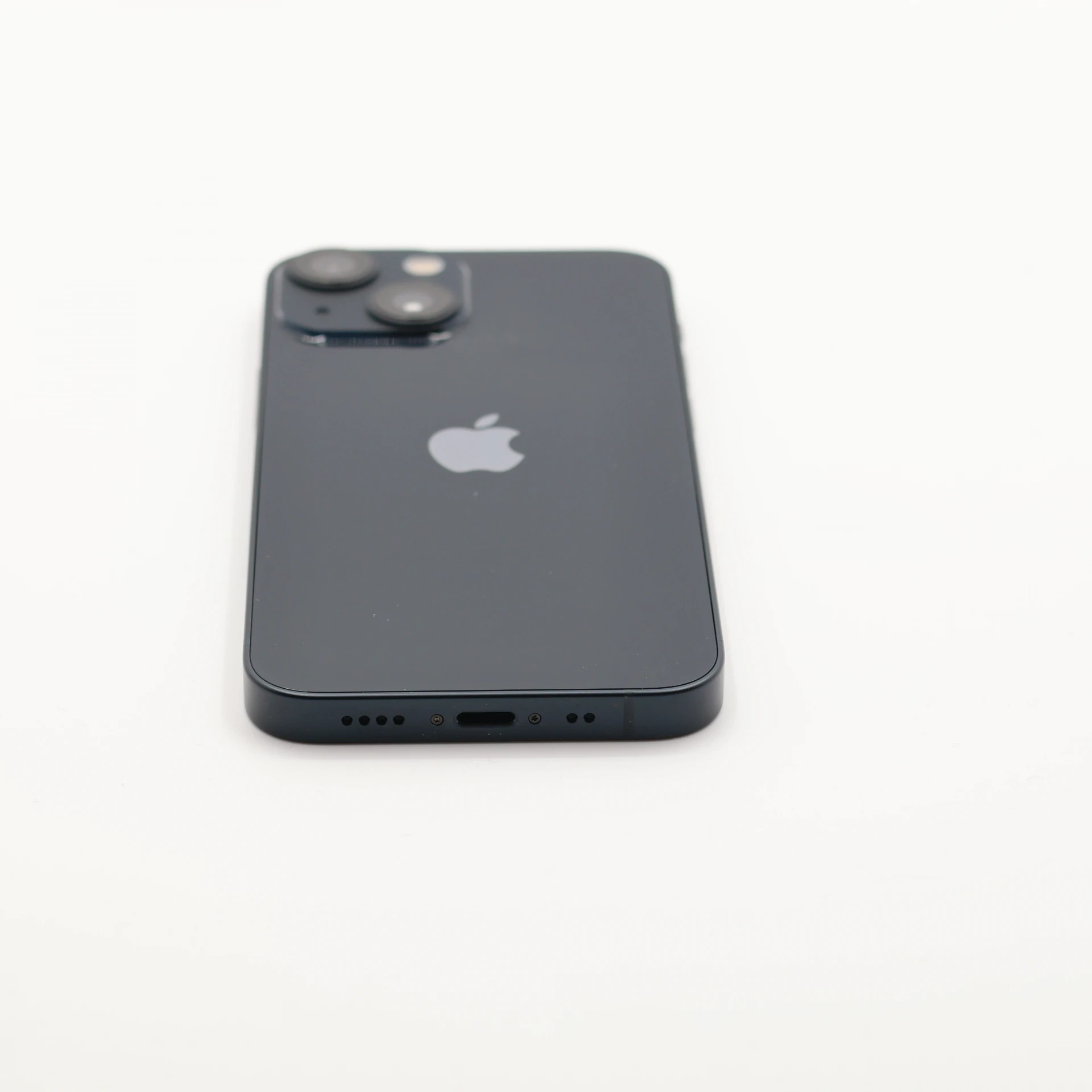 + Ajándékkal és 1 év garanciával! Felújított iPhone 13 Mini 128 GB Midnight